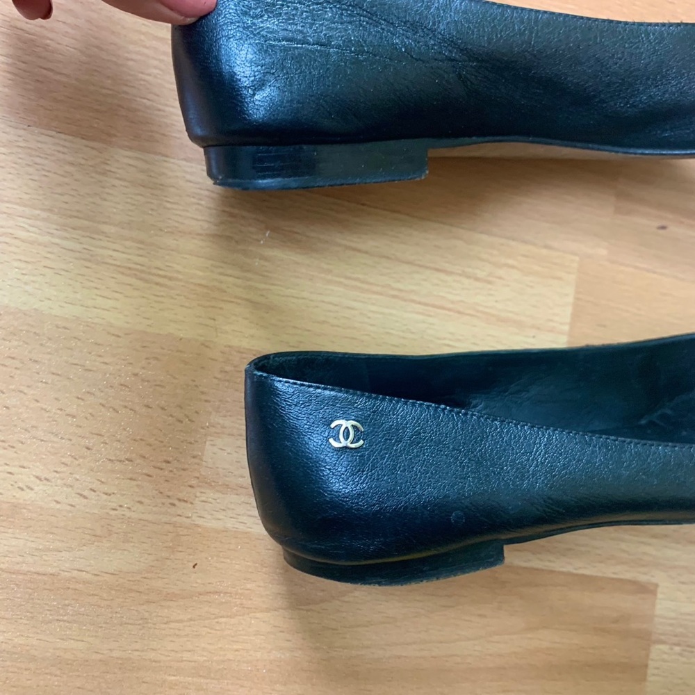 Chanel Black Women's pointed lambskin ballet flats and dustbags - Picture 5 of 8